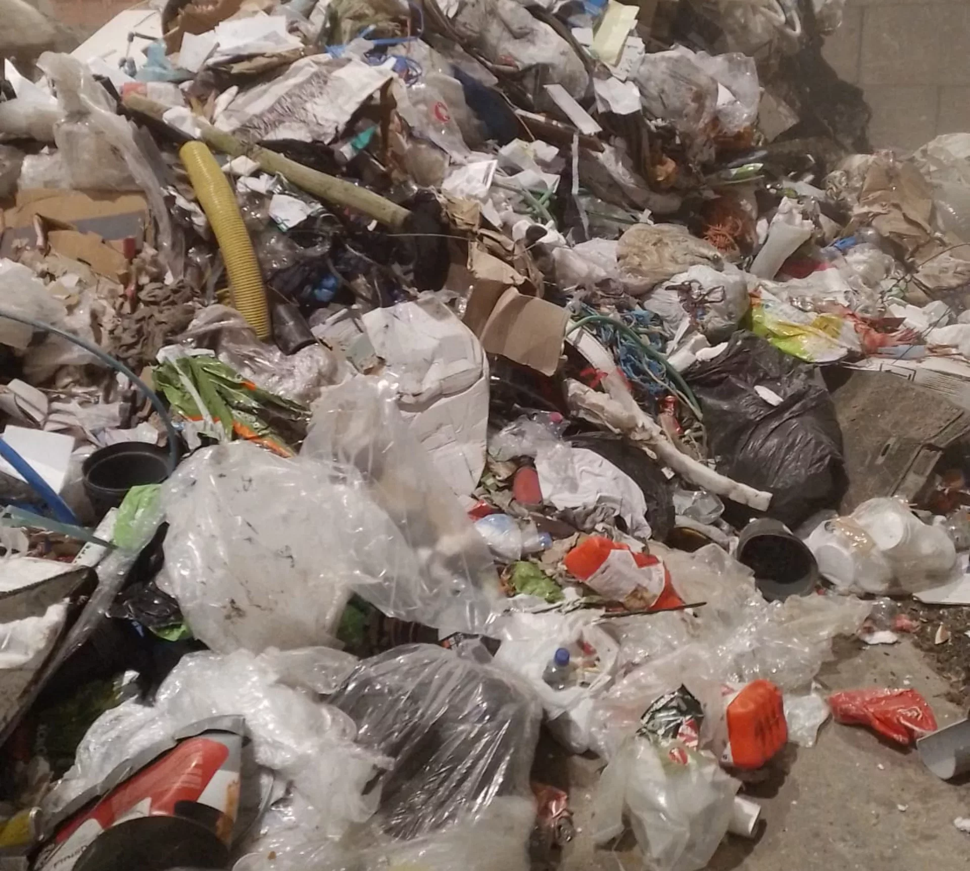 Vulsteke verbeke poperinge niet recycleerbaar gemengd bedrijfsrestafval
